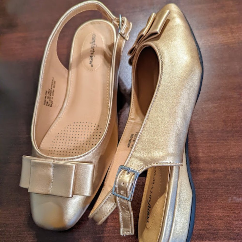 NEW Gold dress flats 8W